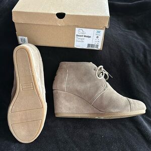 Tom’s desert suede booties